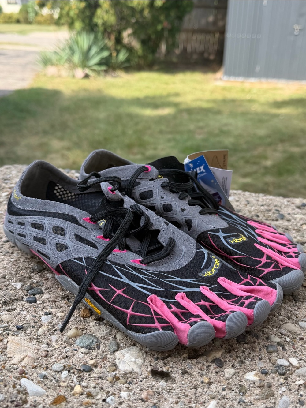 Vibram five fingers lace up shoes